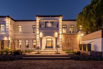 the feather hill boutique hotel
