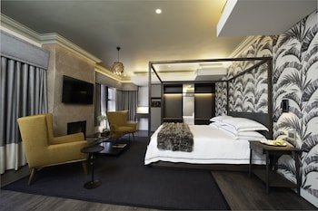 the feather hill boutique hotel