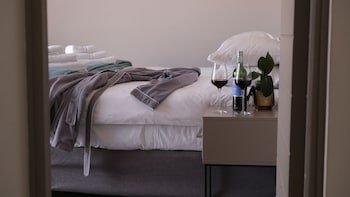 the feather hill boutique hotel