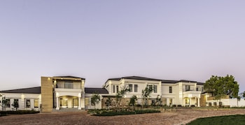 the feather hill boutique hotel