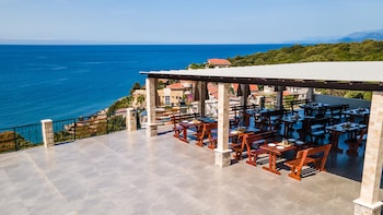 bar