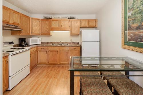 black hills luxury suites