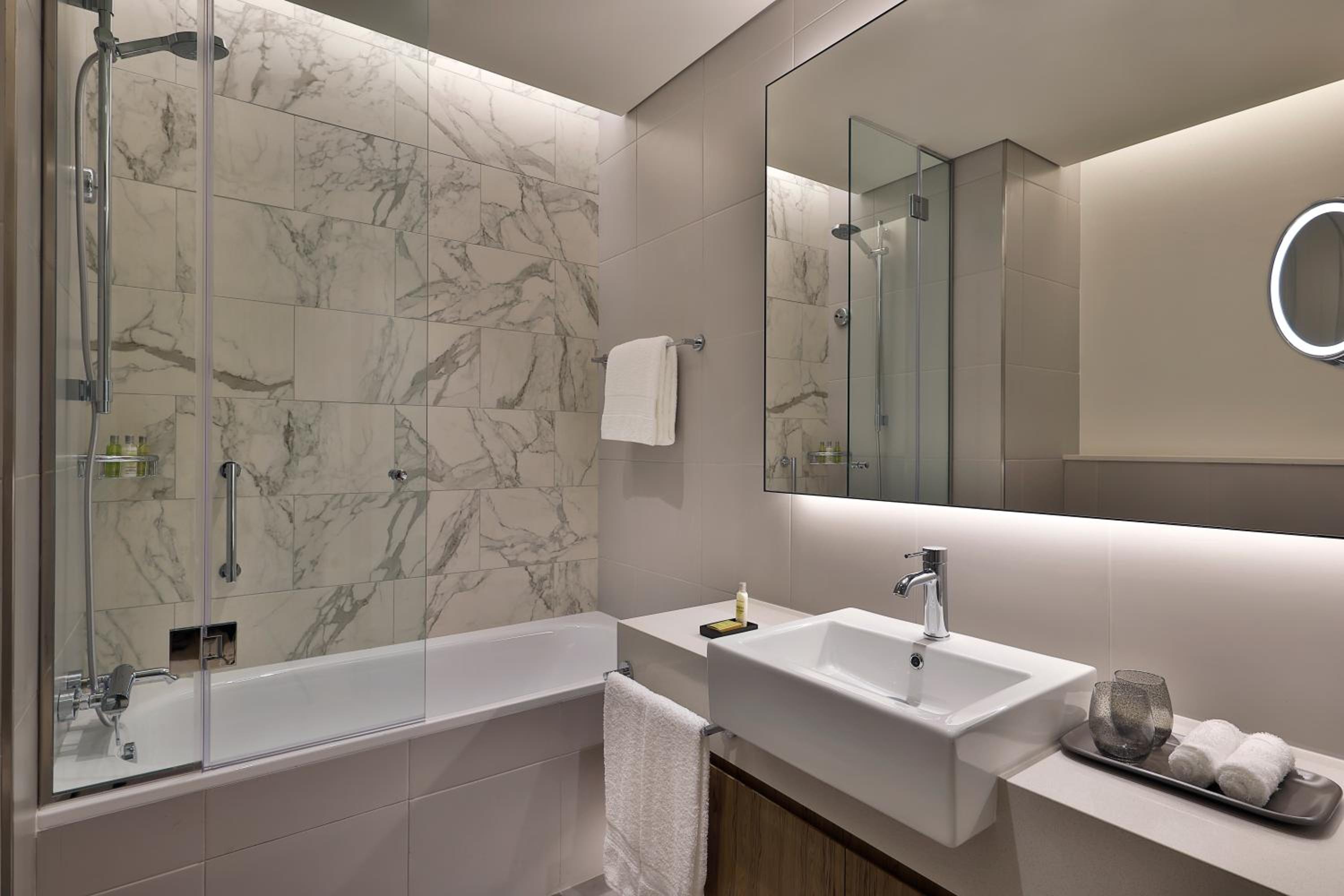 doubletree by hilton abu dhabi yas island residences