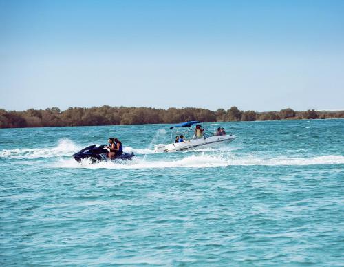 doubletree by hilton abu dhabi yas island residences