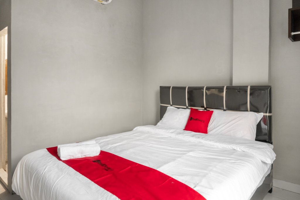 reddoorz near manhattan square medan