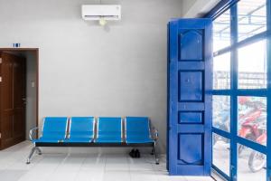 reddoorz near manhattan square medan