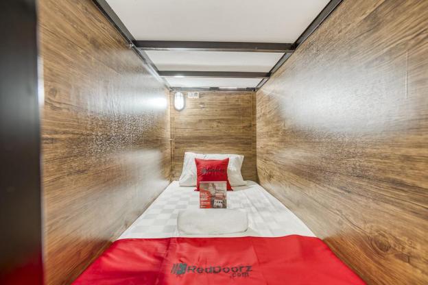 feliz noche by reddoorz