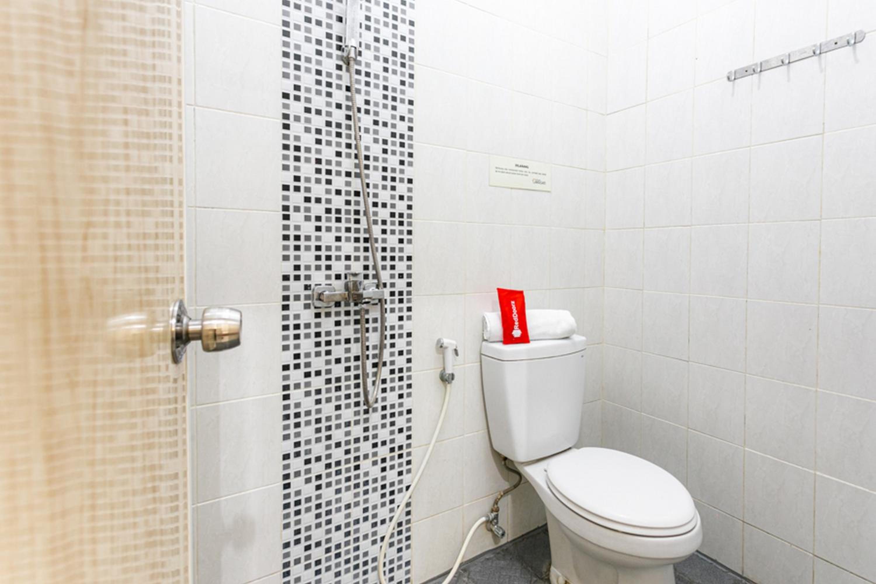 koolkost syariah near universitas muhammadiyah surakarta caters to women