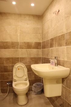 shurooq shams hotel and tours by sunrise