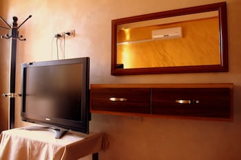 shurooq shams hotel and tours by sunrise