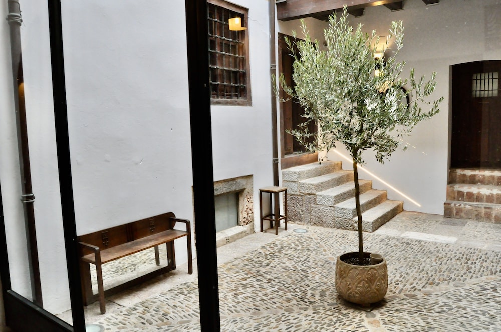 quartier leon jabalquinto hostel