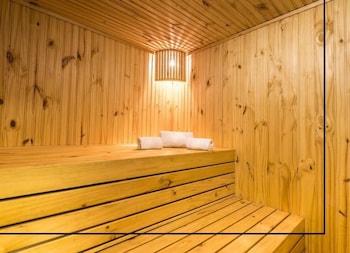 Urban Green Hotel & Suites,San Jose>>Central Park,4 star