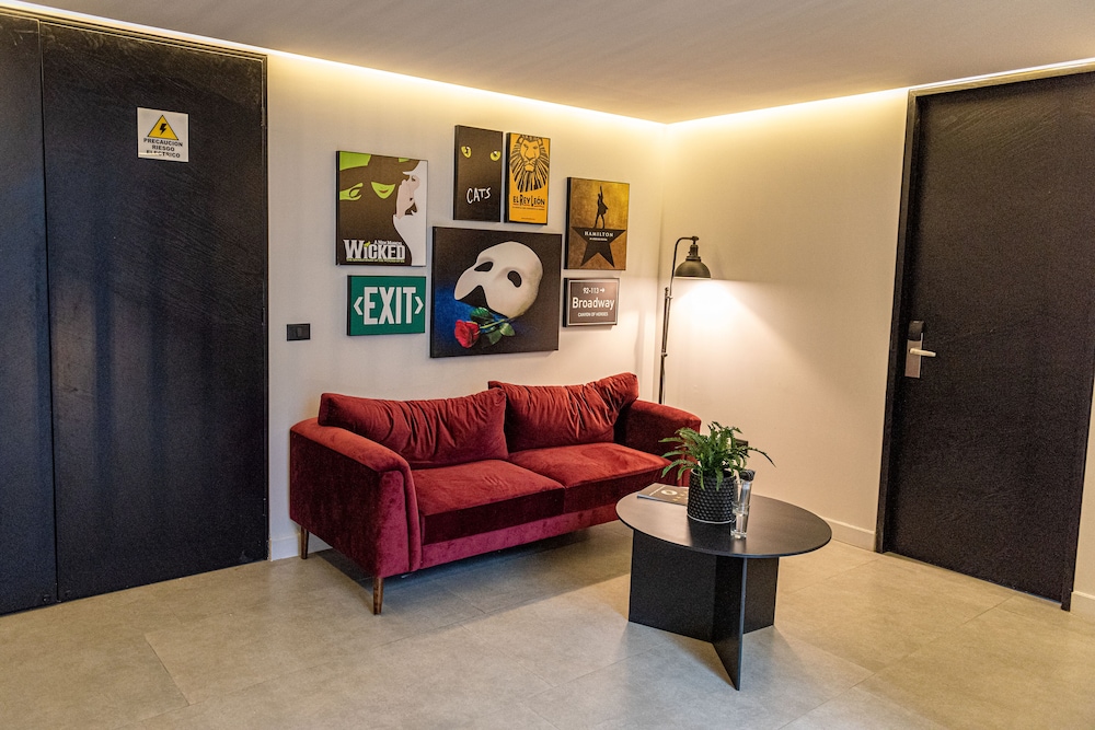 fulton business luxury hotel