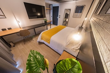 fulton business luxury hotel