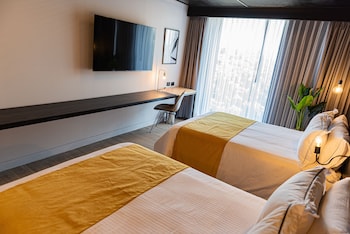 fulton business luxury hotel