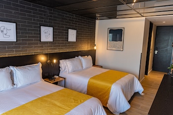 fulton business luxury hotel