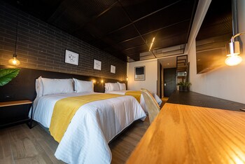 fulton business luxury hotel