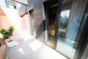 fulton business luxury hotel