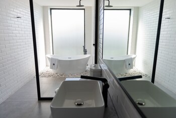 fulton business luxury hotel