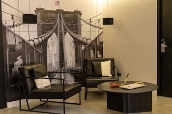 fulton business luxury hotel