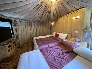 stream yurt campground