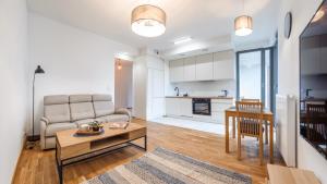 Garden Gates By Sun And Snow,,1 star