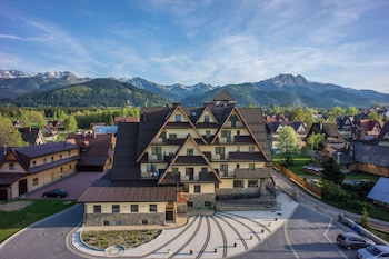 helan family and garden