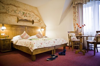 helan family and garden