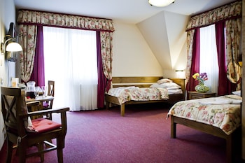 helan family and garden