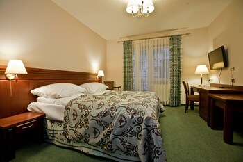 helan family and garden