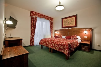 helan family and garden