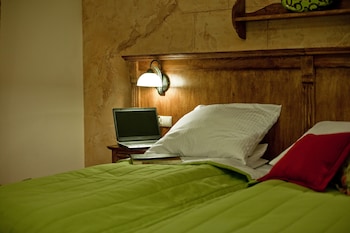 helan family and garden