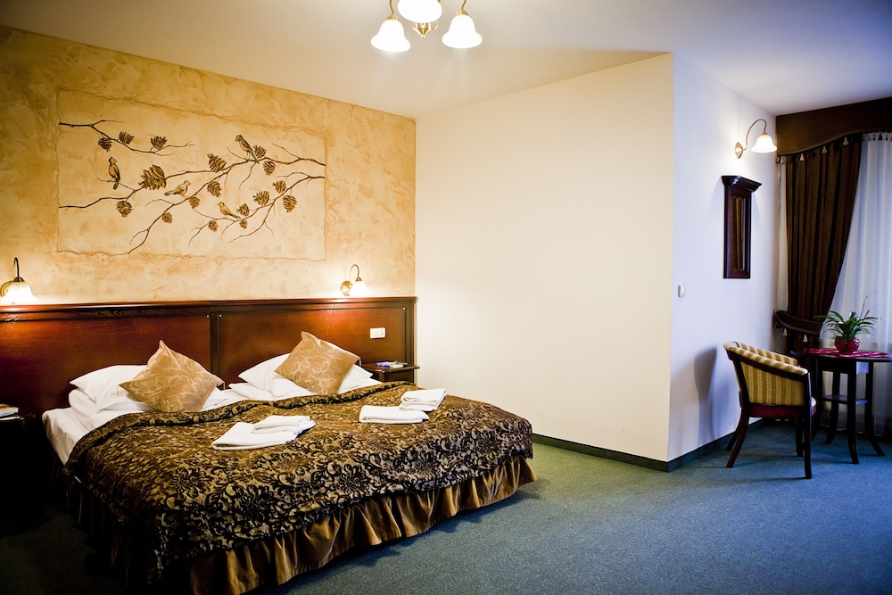 helan family and garden