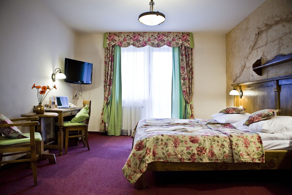 helan family and garden