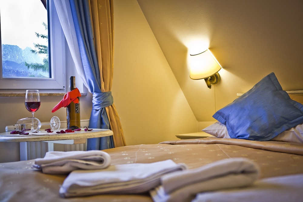 helan family and garden