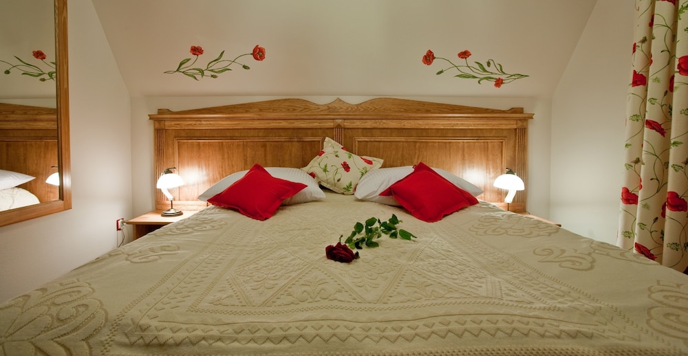 helan family and garden