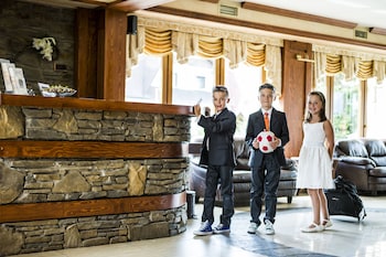 helan family and garden