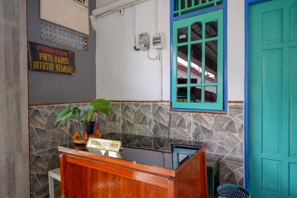 reddoorz syariah near alun alun balai kota tegal