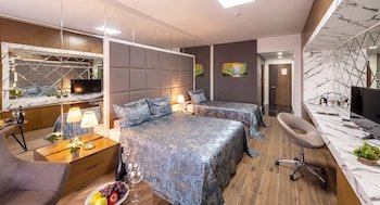 novel centre point hotel