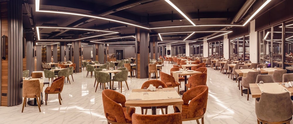 novel centre point hotel