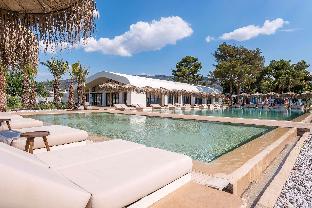 isla brown corinthia resort and spa curio collection hilton