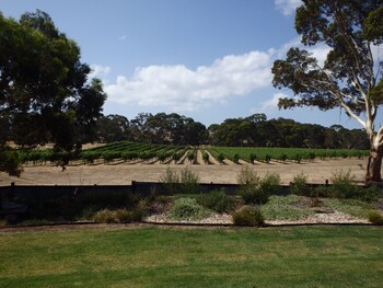 Gilligan's Kangaroo Island,,3.5 star