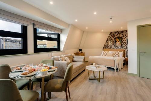 your apartment clifton village