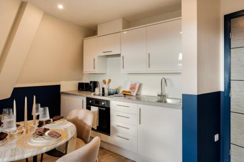 your apartment clifton village