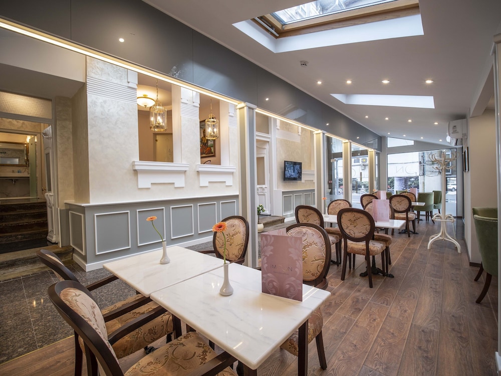 the moon boutique hotel