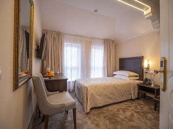 the moon boutique hotel