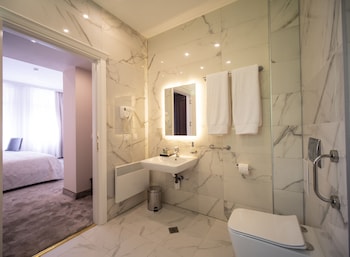 the moon boutique hotel