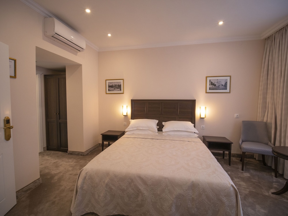 the moon boutique hotel