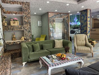 pugari otel