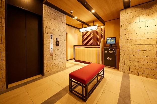 monday apart nihonbashi suitengumae former gate stay nihonbashi suitengumae